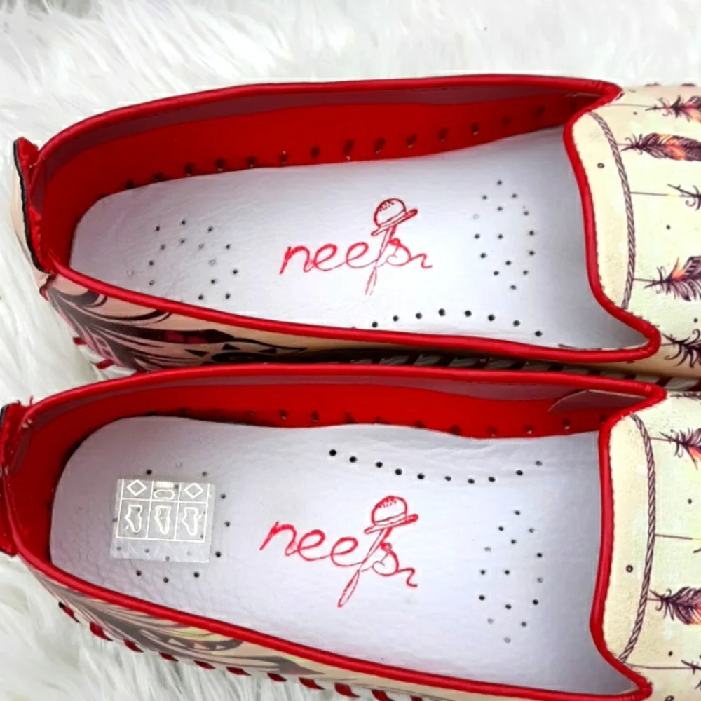 EUC NEEFS SLIP ON SHOES - Picture 5 of 9